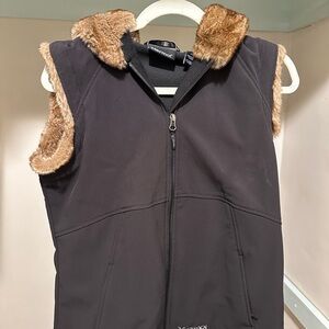 Marmot vest with fur hood and trim
